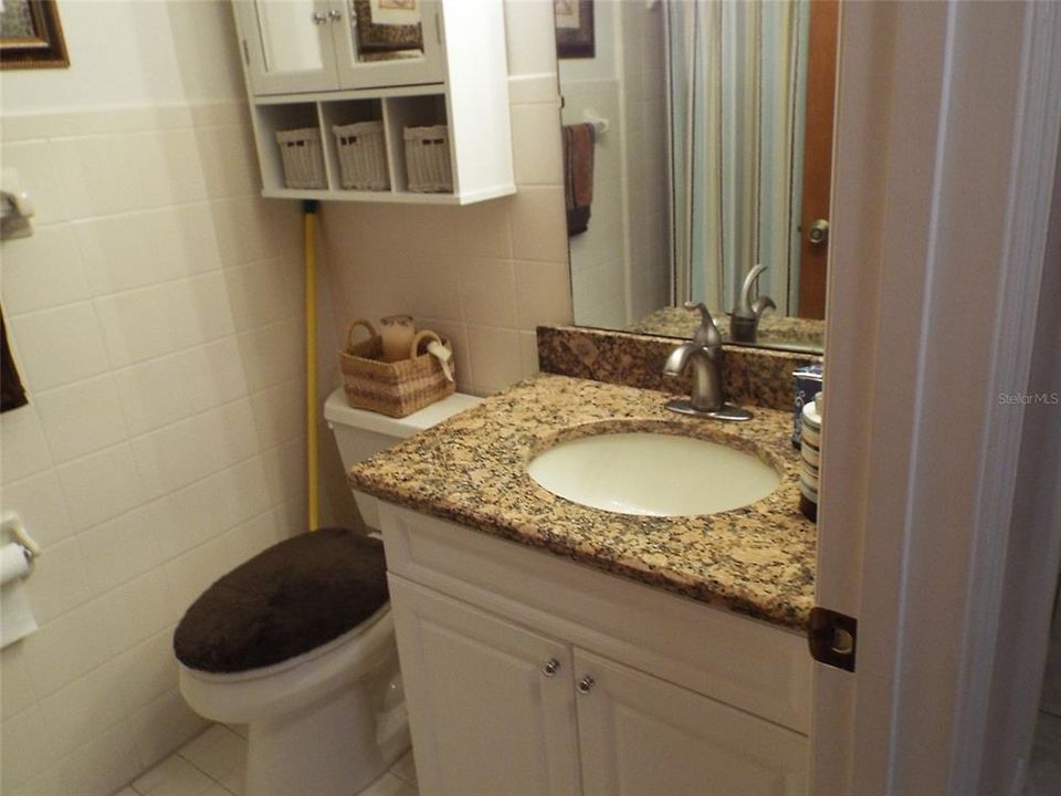 For Sale: $195,000 (2 beds, 2 baths, 1049 Square Feet)