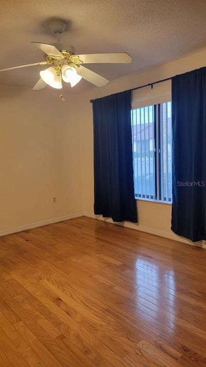 For Sale: $195,000 (2 beds, 2 baths, 1049 Square Feet)