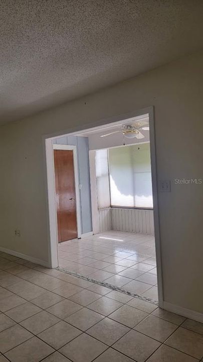 For Sale: $195,000 (2 beds, 2 baths, 1049 Square Feet)