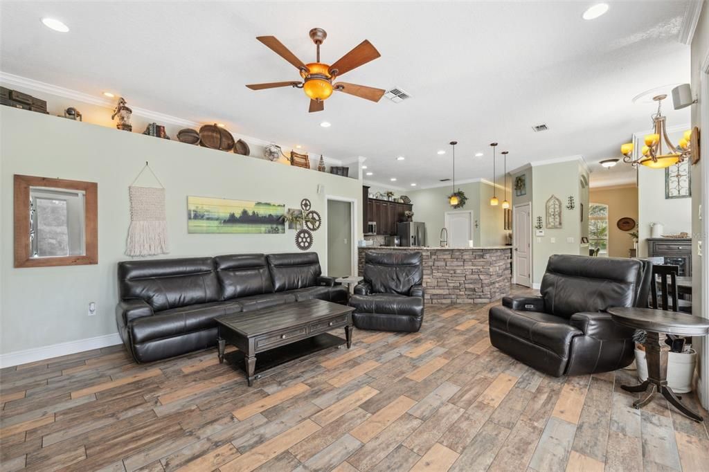 Active With Contract: $525,000 (4 beds, 2 baths, 2949 Square Feet)