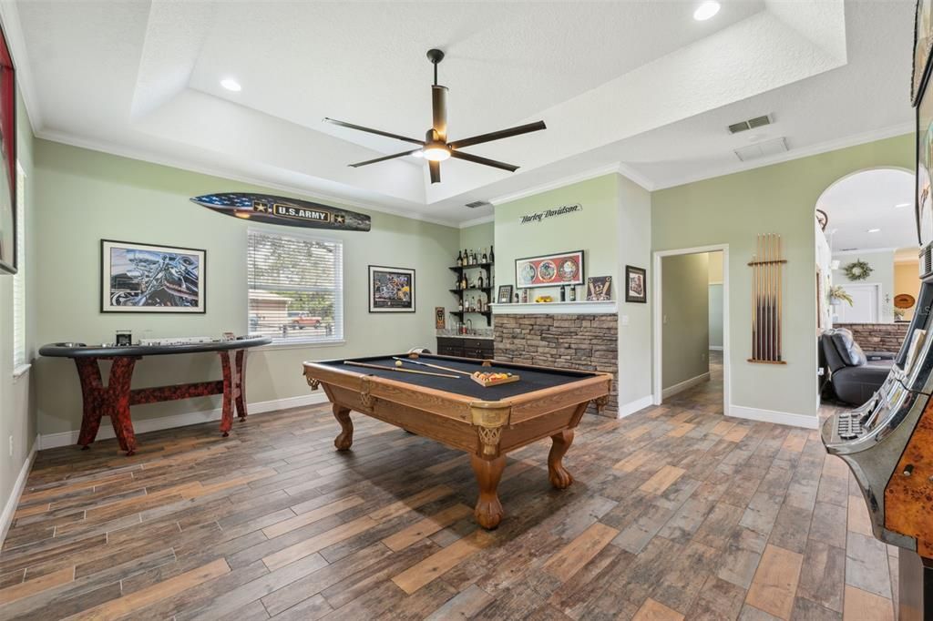 Active With Contract: $525,000 (4 beds, 2 baths, 2949 Square Feet)