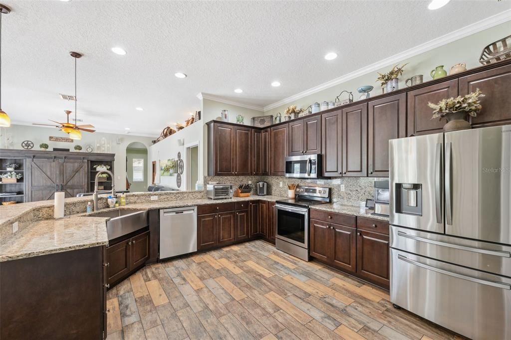 Active With Contract: $525,000 (4 beds, 2 baths, 2949 Square Feet)