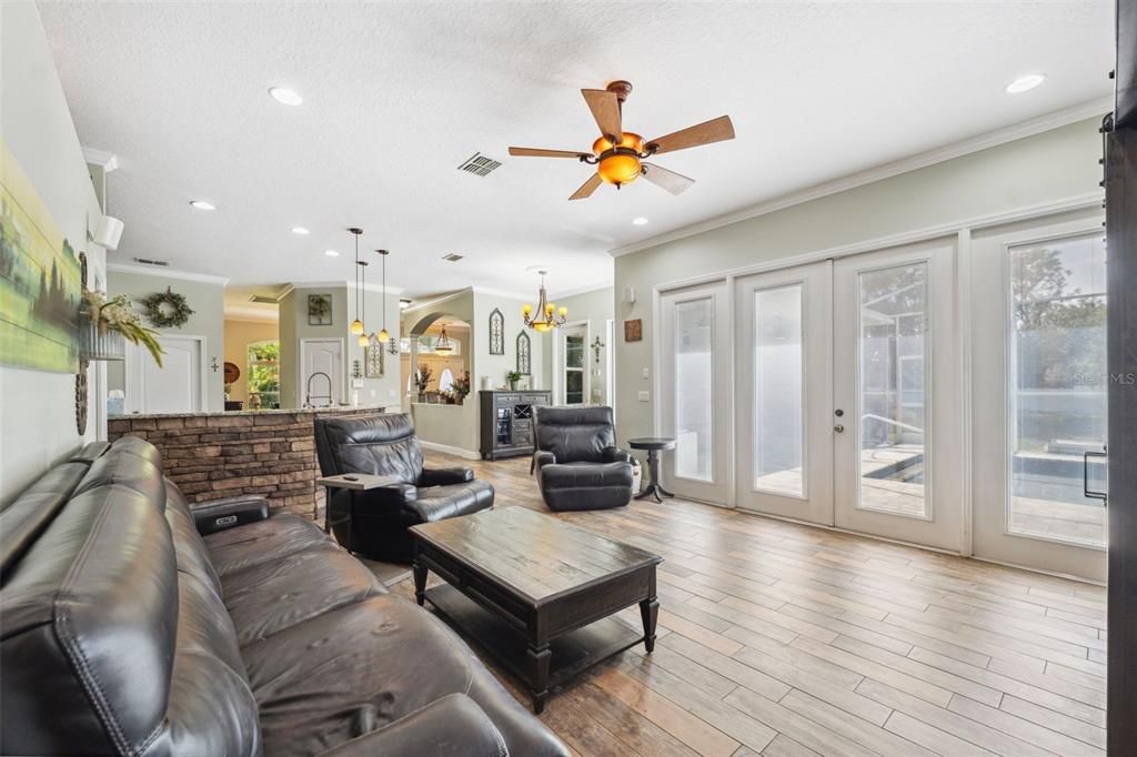 Active With Contract: $525,000 (4 beds, 2 baths, 2949 Square Feet)