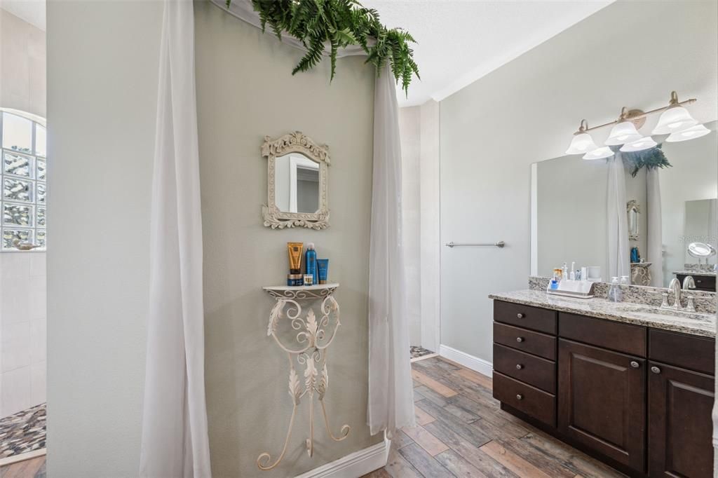 Active With Contract: $525,000 (4 beds, 2 baths, 2949 Square Feet)