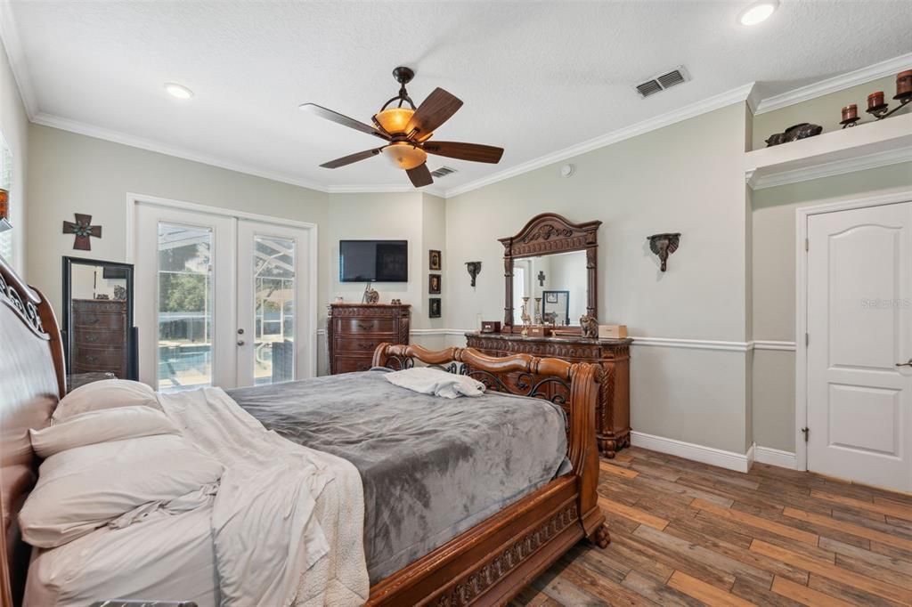 Active With Contract: $525,000 (4 beds, 2 baths, 2949 Square Feet)