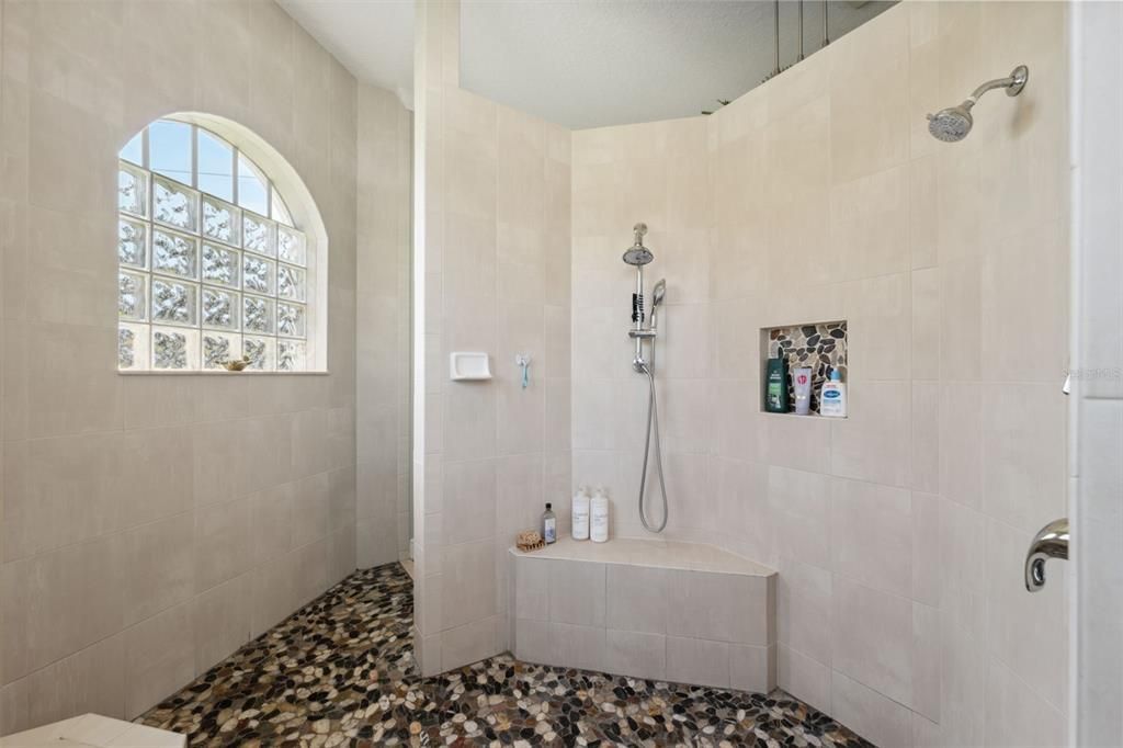 Active With Contract: $525,000 (4 beds, 2 baths, 2949 Square Feet)