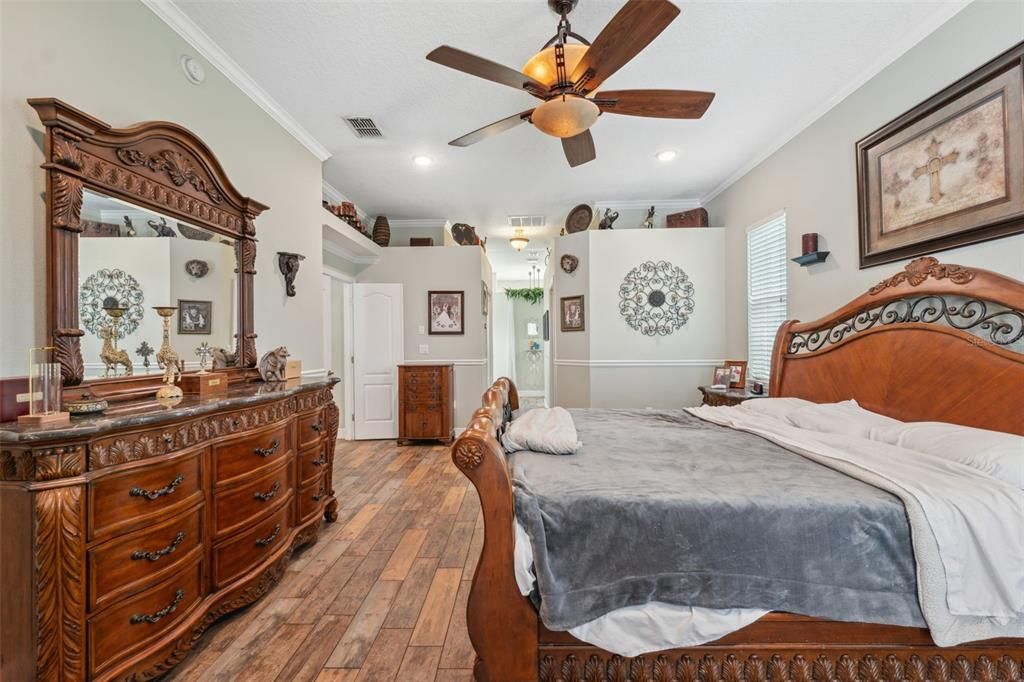 Active With Contract: $525,000 (4 beds, 2 baths, 2949 Square Feet)