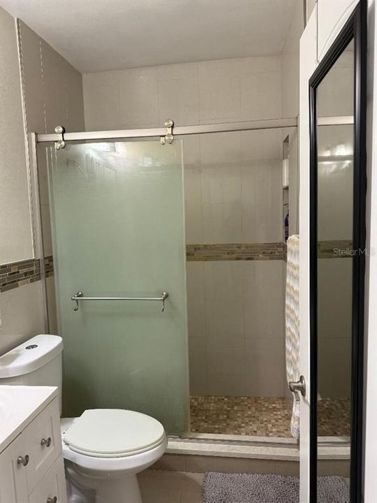 For Sale: $128,000 (2 beds, 1 baths, 835 Square Feet)