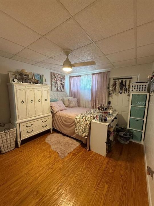 For Sale: $128,000 (2 beds, 1 baths, 835 Square Feet)