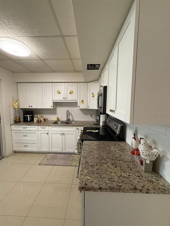 For Sale: $128,000 (2 beds, 1 baths, 835 Square Feet)