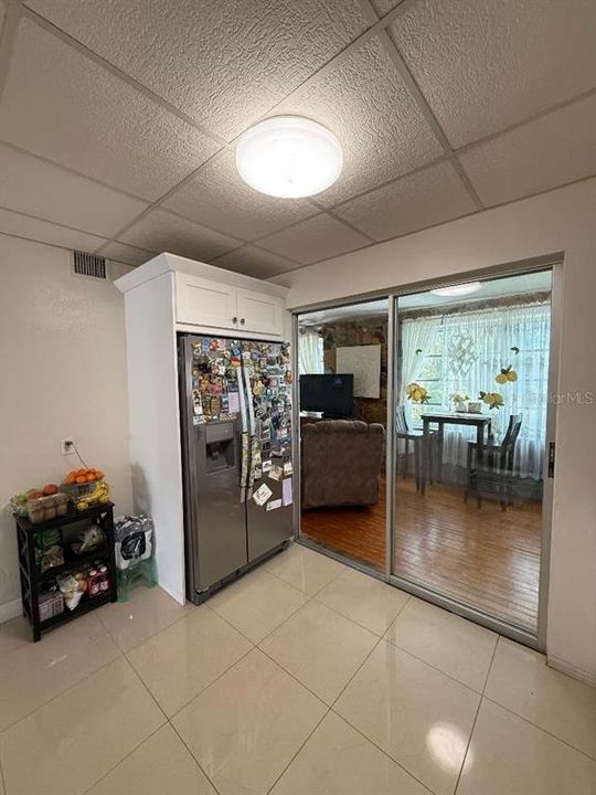 For Sale: $128,000 (2 beds, 1 baths, 835 Square Feet)