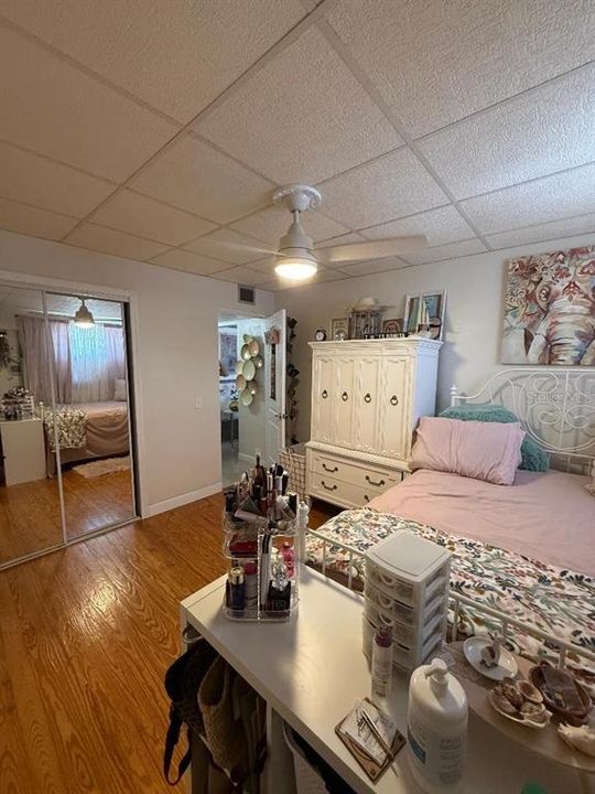 For Sale: $128,000 (2 beds, 1 baths, 835 Square Feet)