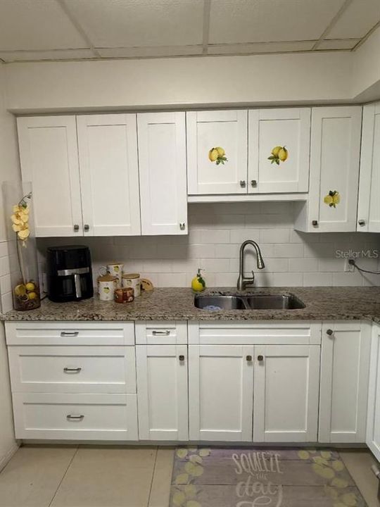 For Sale: $128,000 (2 beds, 1 baths, 835 Square Feet)