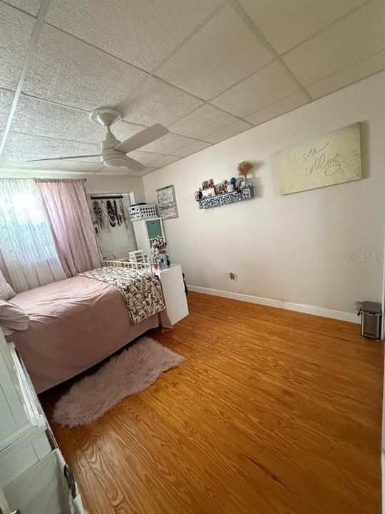 For Sale: $128,000 (2 beds, 1 baths, 835 Square Feet)