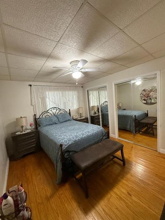 For Sale: $128,000 (2 beds, 1 baths, 835 Square Feet)