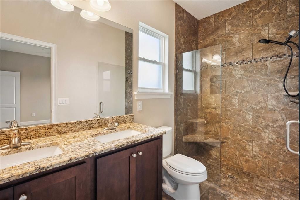 На продажу: $305,000 (3 спален, 2 ванн, 1299 Квадратных фут)