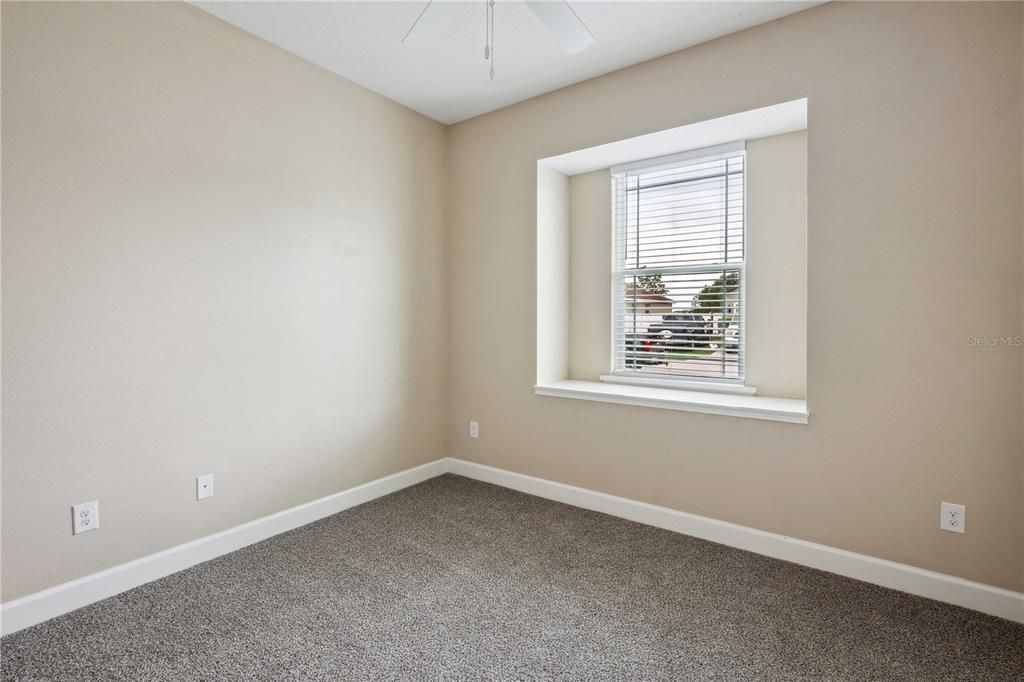 На продажу: $305,000 (3 спален, 2 ванн, 1299 Квадратных фут)