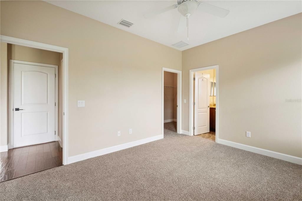 На продажу: $305,000 (3 спален, 2 ванн, 1299 Квадратных фут)