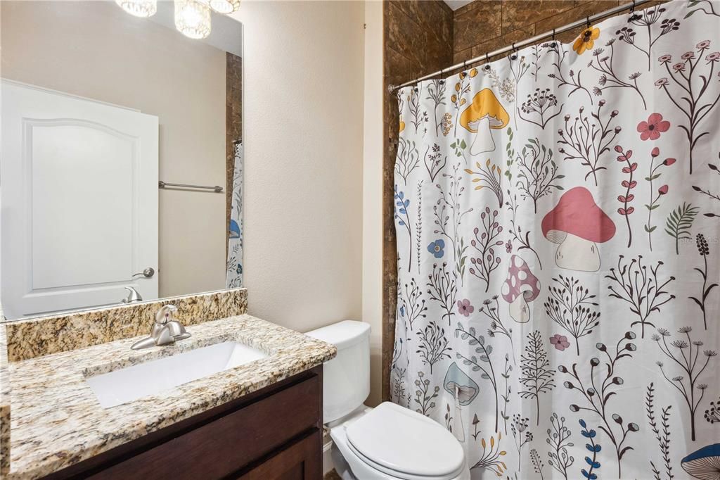 На продажу: $305,000 (3 спален, 2 ванн, 1299 Квадратных фут)