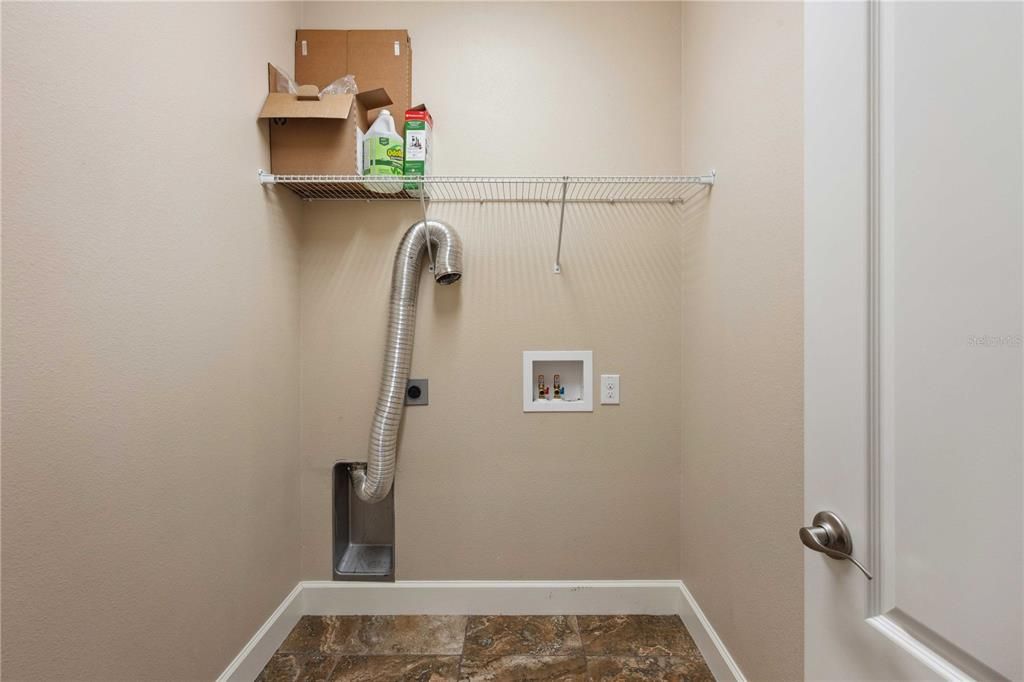 На продажу: $305,000 (3 спален, 2 ванн, 1299 Квадратных фут)