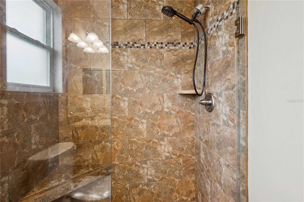 На продажу: $305,000 (3 спален, 2 ванн, 1299 Квадратных фут)