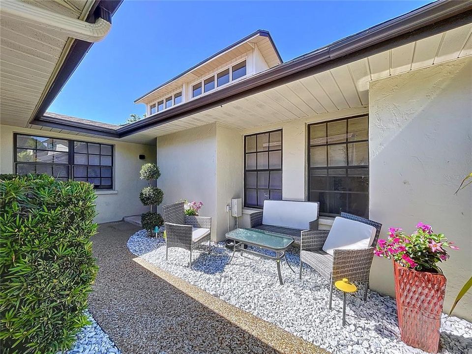 Под контрактом: $2,950 (3 спален, 2 ванн, 2299 Квадратных фут)