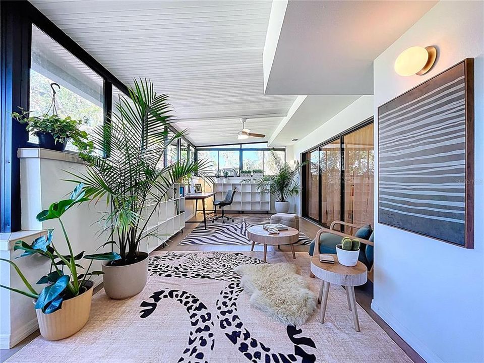 Под контрактом: $2,950 (3 спален, 2 ванн, 2299 Квадратных фут)