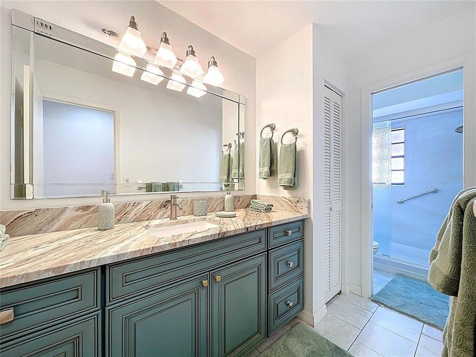 Под контрактом: $2,950 (3 спален, 2 ванн, 2299 Квадратных фут)