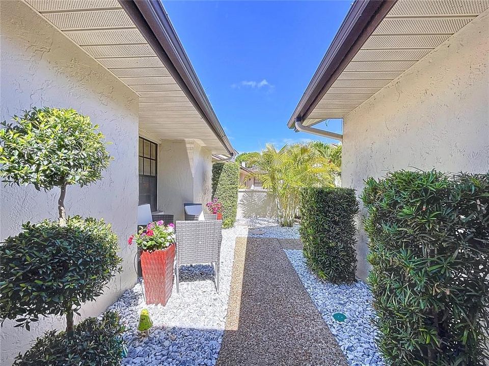 Под контрактом: $2,950 (3 спален, 2 ванн, 2299 Квадратных фут)