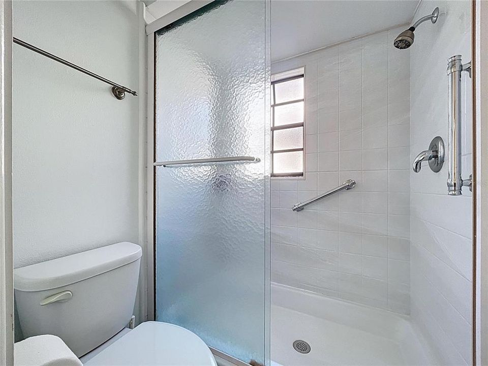 Под контрактом: $2,950 (3 спален, 2 ванн, 2299 Квадратных фут)