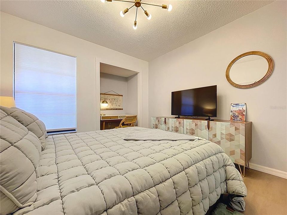 Под контрактом: $2,950 (3 спален, 2 ванн, 2299 Квадратных фут)