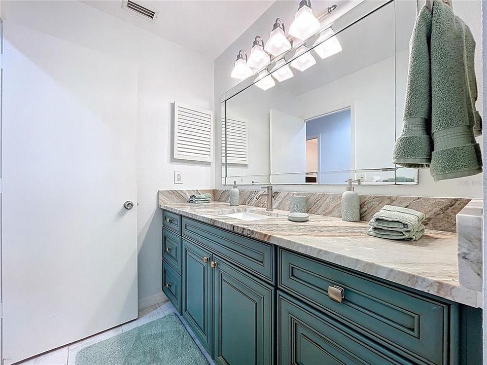 Под контрактом: $2,950 (3 спален, 2 ванн, 2299 Квадратных фут)