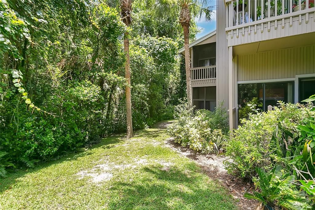 Под контрактом: $155,000 (1 спален, 1 ванн, 963 Квадратных фут)