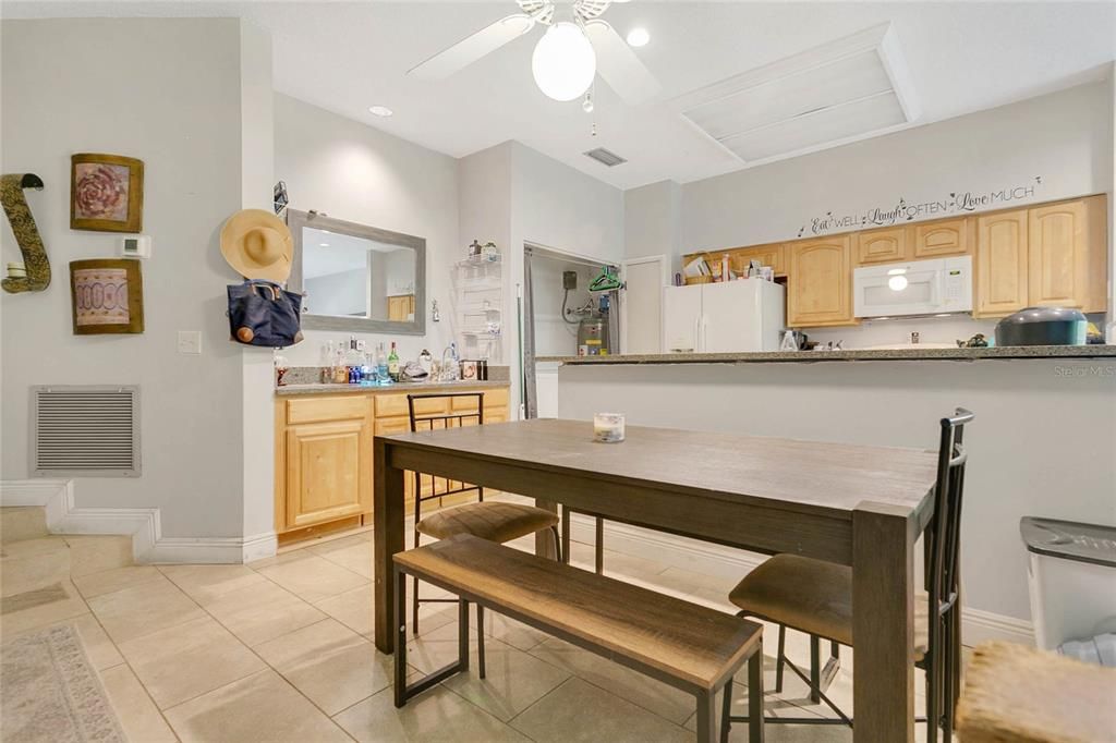 Под контрактом: $155,000 (1 спален, 1 ванн, 963 Квадратных фут)