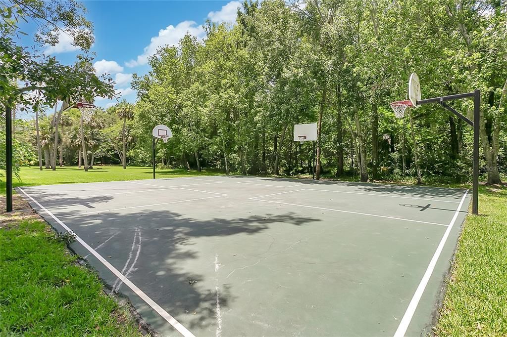 Под контрактом: $155,000 (1 спален, 1 ванн, 963 Квадратных фут)