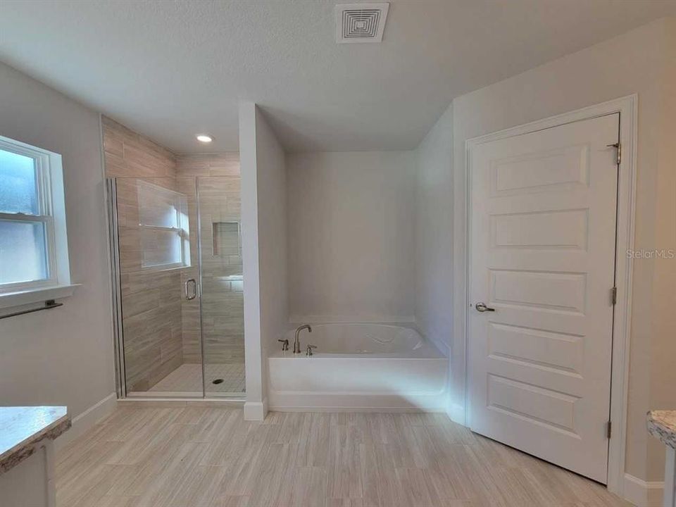 Active With Contract: $447,350 (4 beds, 3 baths, 2508 Square Feet)