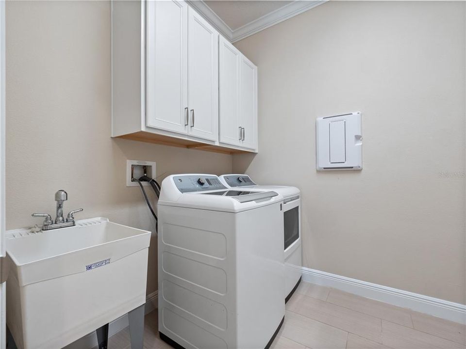 En Venta: $1,295,000 (4 camas, 3 baños, 3153 Pies cuadrados)