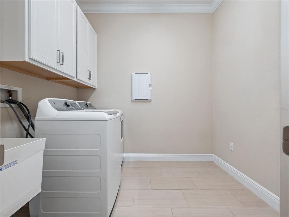 En Venta: $1,295,000 (4 camas, 3 baños, 3153 Pies cuadrados)