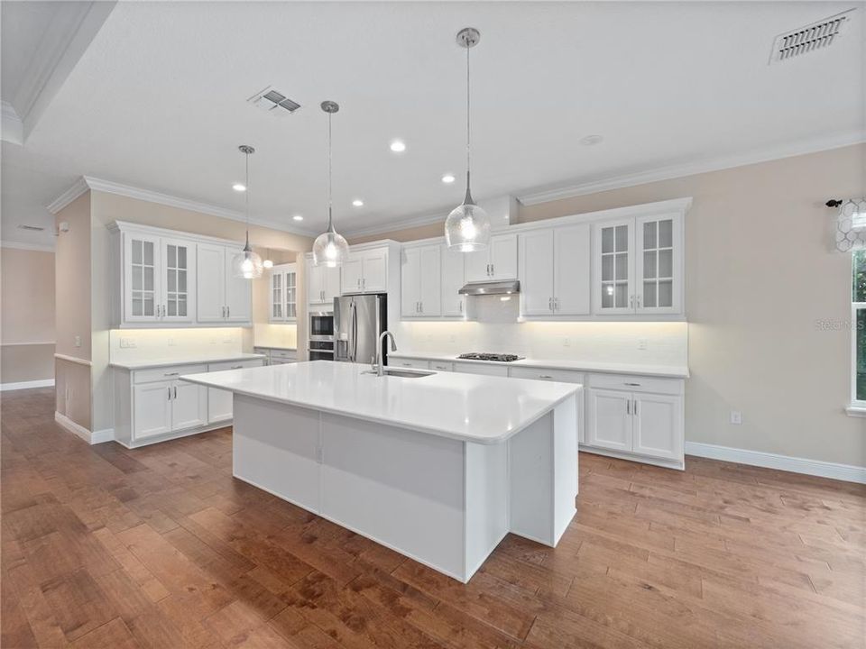 En Venta: $1,295,000 (4 camas, 3 baños, 3153 Pies cuadrados)