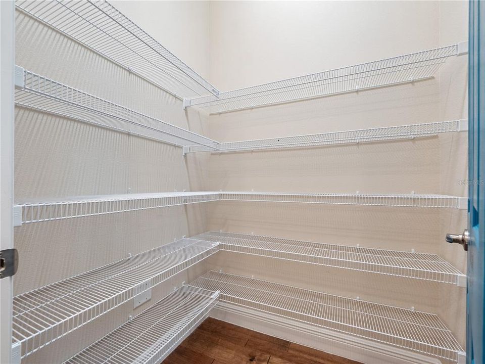 En Venta: $1,295,000 (4 camas, 3 baños, 3153 Pies cuadrados)