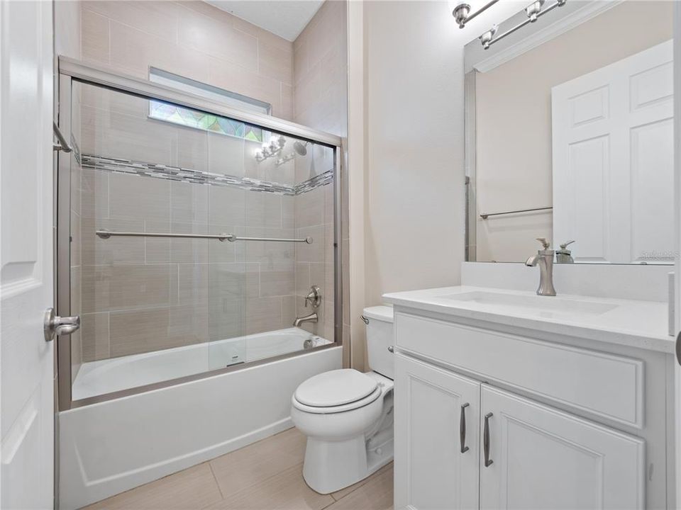 En Venta: $1,295,000 (4 camas, 3 baños, 3153 Pies cuadrados)