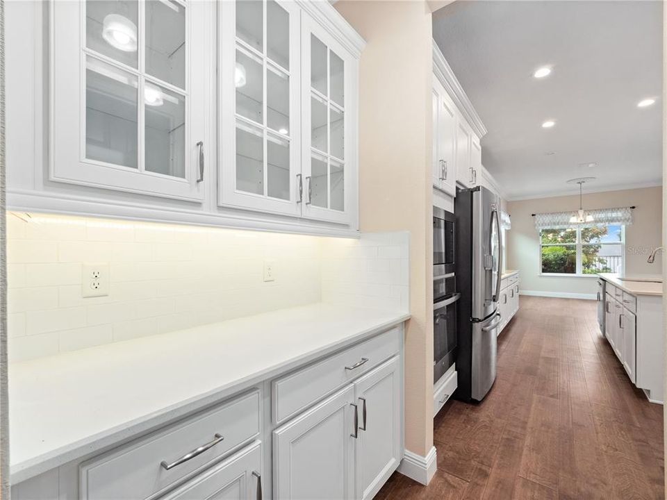 En Venta: $1,295,000 (4 camas, 3 baños, 3153 Pies cuadrados)