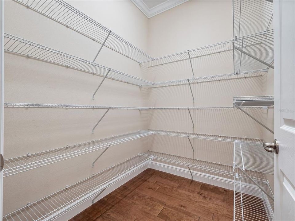 En Venta: $1,295,000 (4 camas, 3 baños, 3153 Pies cuadrados)