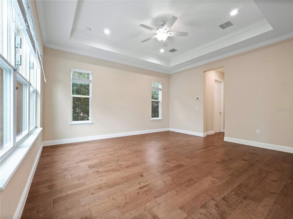 En Venta: $1,295,000 (4 camas, 3 baños, 3153 Pies cuadrados)