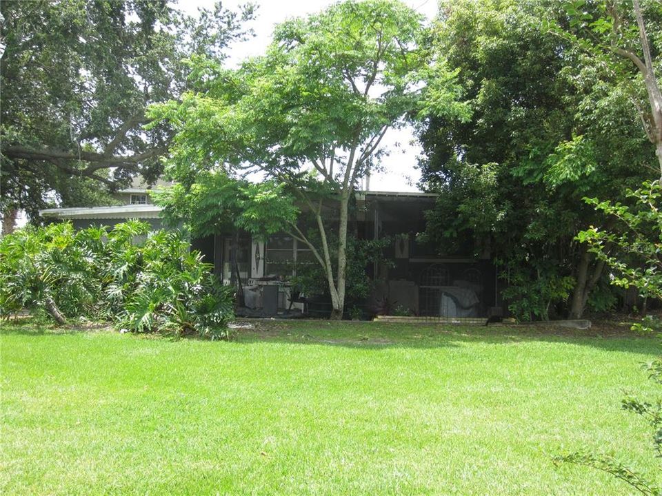 Recently Sold: $195,000 (3 beds, 2 baths, 1129 Square Feet)