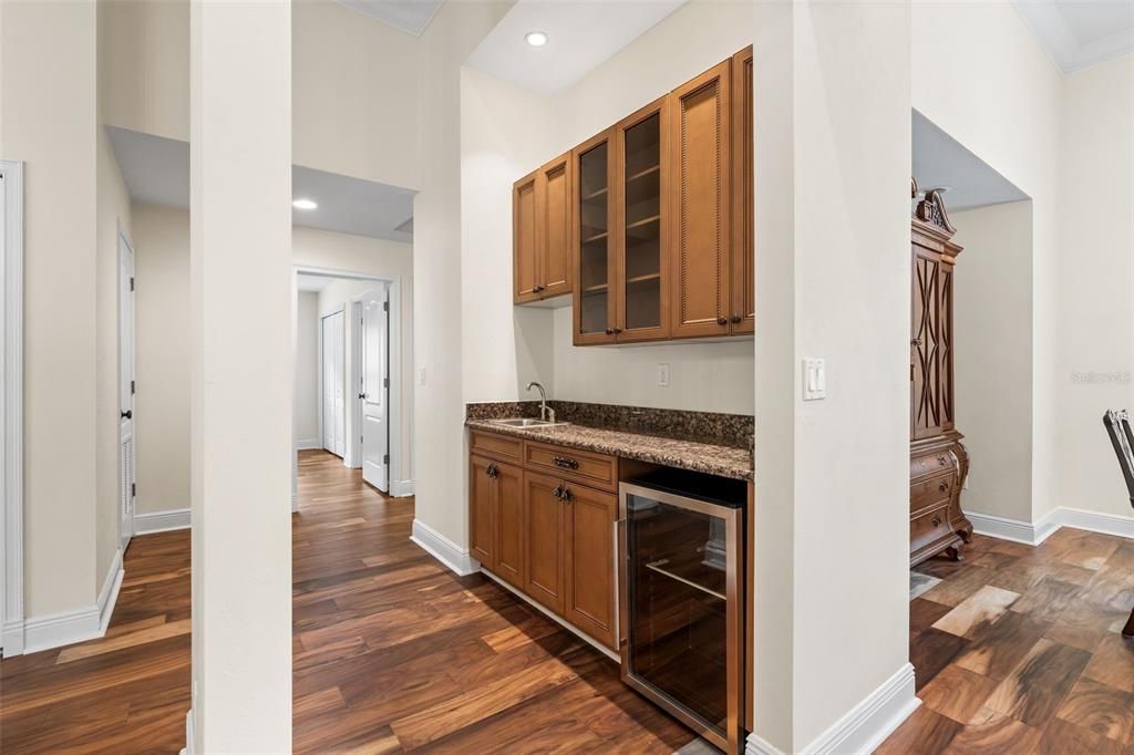 Activo con contrato: $1,299,000 (4 camas, 3 baños, 4194 Pies cuadrados)