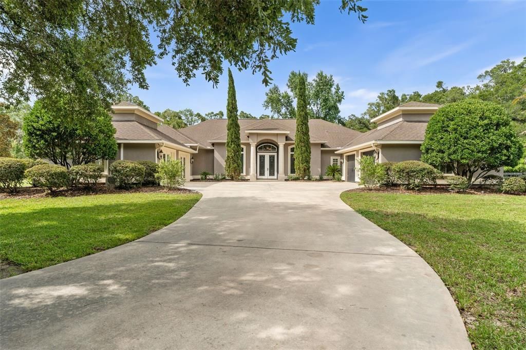 Activo con contrato: $1,299,000 (4 camas, 3 baños, 4194 Pies cuadrados)