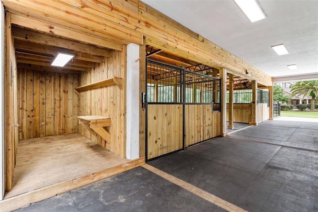 Activo con contrato: $1,299,000 (4 camas, 3 baños, 4194 Pies cuadrados)