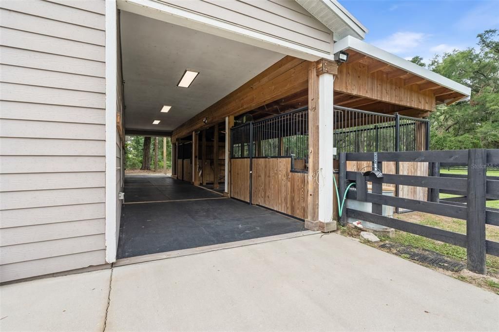 Activo con contrato: $1,299,000 (4 camas, 3 baños, 4194 Pies cuadrados)