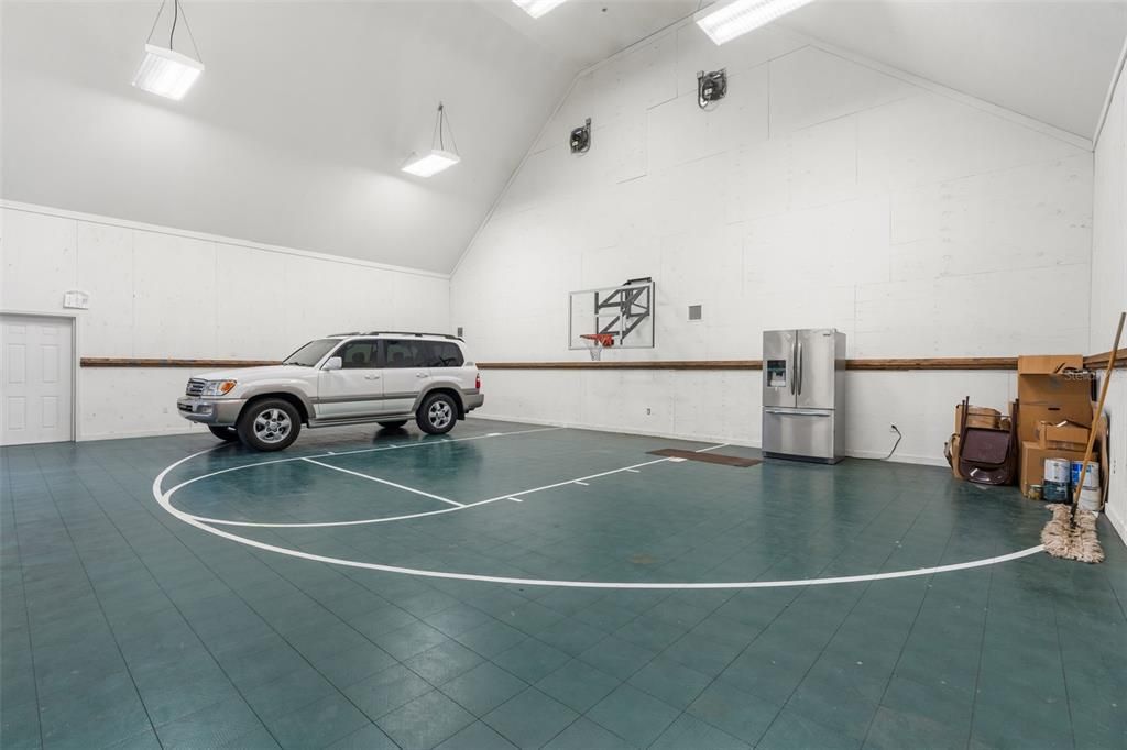 Activo con contrato: $1,299,000 (4 camas, 3 baños, 4194 Pies cuadrados)